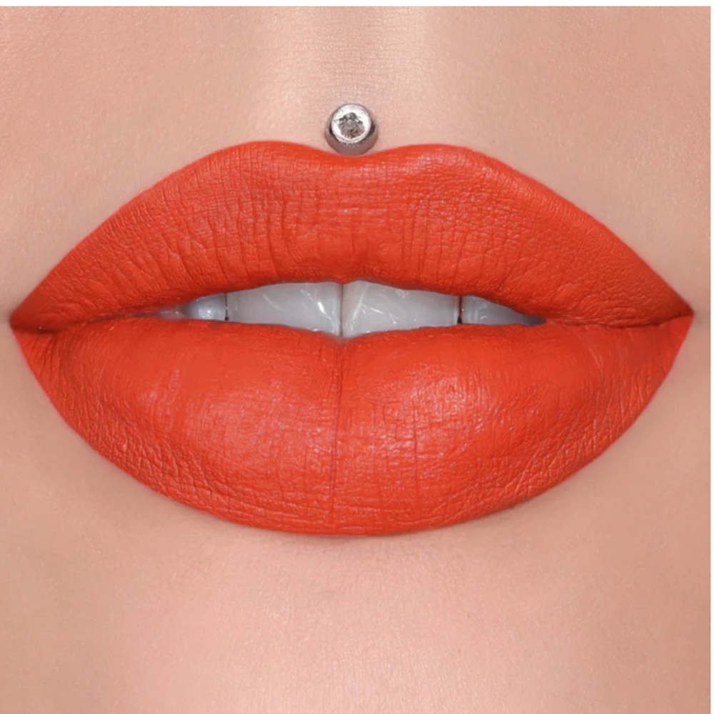 PAIN IS PLEASURE Jeffree Star Velour Liquid Lipstick